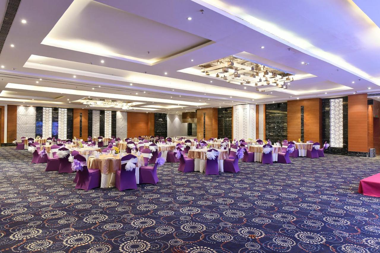 Hotel Pal Heights Mantra Bhubaneswar Exterior foto