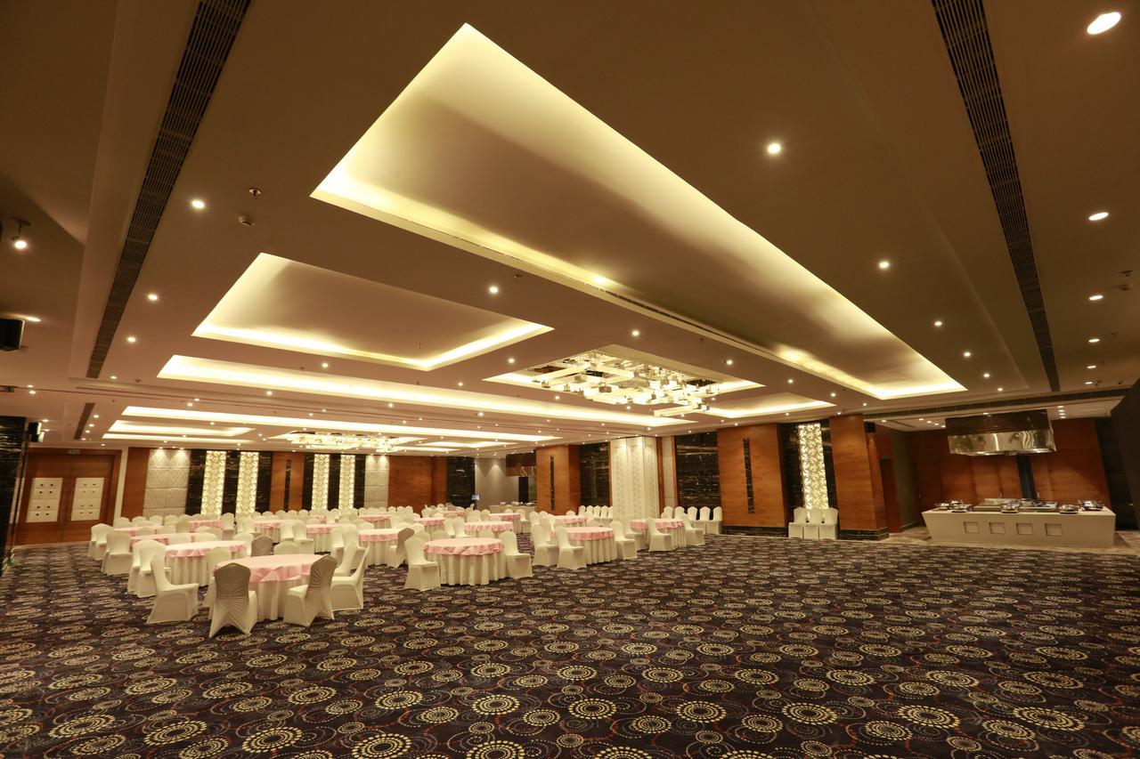 Hotel Pal Heights Mantra Bhubaneswar Exterior foto