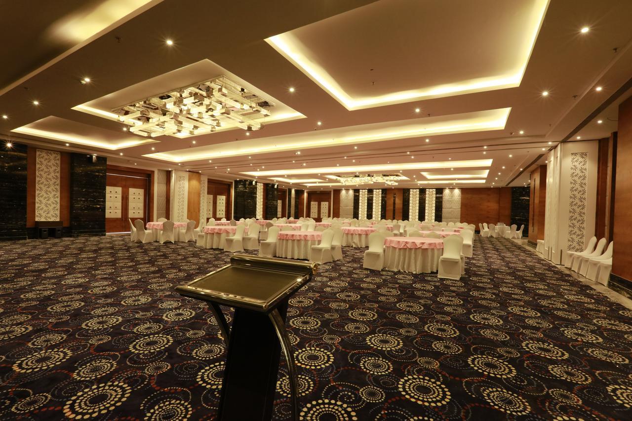 Hotel Pal Heights Mantra Bhubaneswar Exterior foto